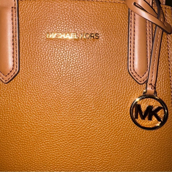 MICHAEL KORS PORTIA SMALL BUCKET PEBBLE LEATHER SUEDE TOTE BAG - Picture 6 of 9